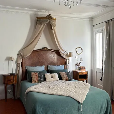 Couette-café Le Logis Blanc 3*