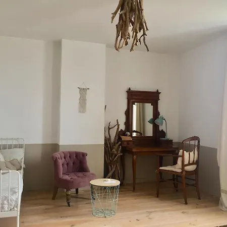 Le Logis Blanc Couette-café 3*