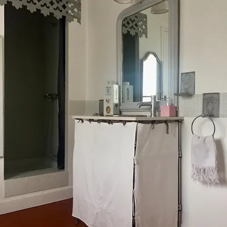 Couette-café Le Logis Blanc 3*