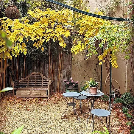 Le Logis Blanc Bed & Breakfast 3*