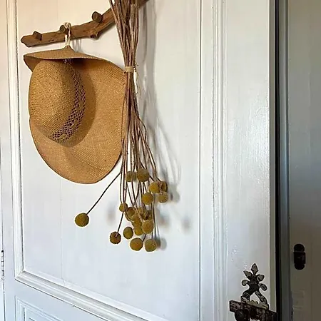Le Logis Blanc Bed & Breakfast